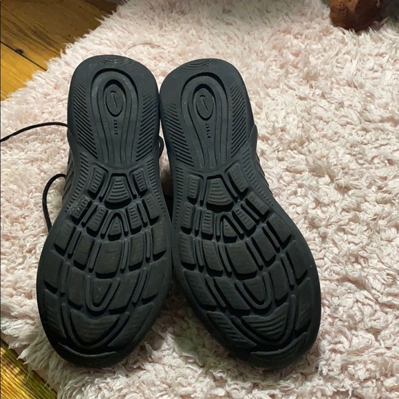 Nike’s - Picture 3 of 3